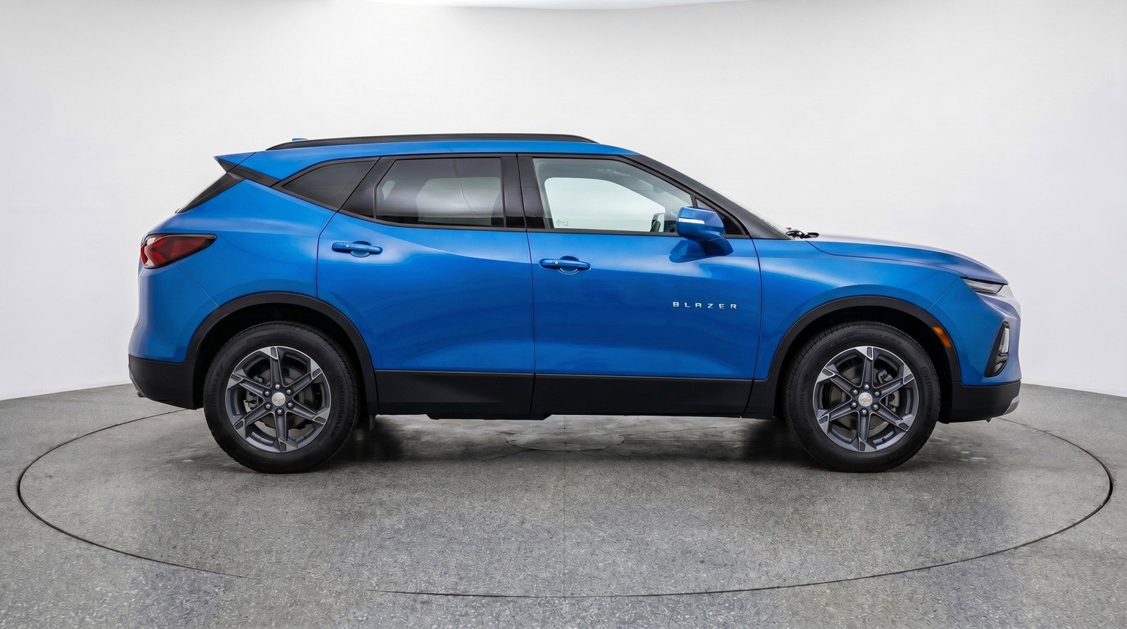 Used 2025 Chevrolet Blazer LT FWD image 11