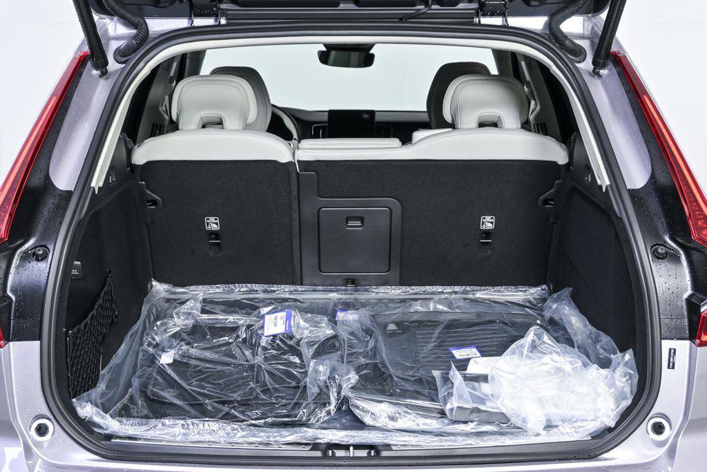 New 2026 Volvo XC60 B5 Ultra w/ Climate Package AWD/4WD image 30