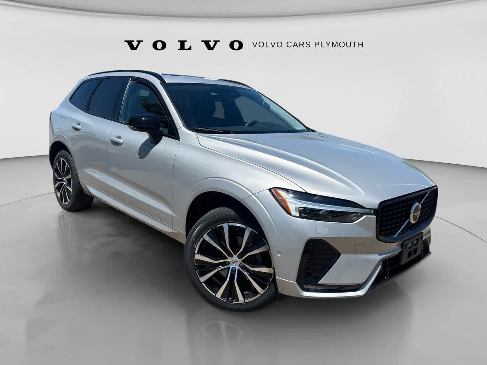 Used 2025 Volvo XC60 B5 Plus AWD/4WD image 1