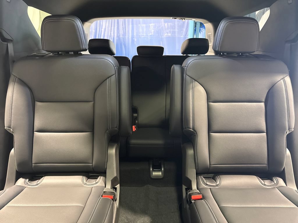 New 2027 Chevrolet Traverse LT w/ Sun and Wheel Package AWD/4WD image 37