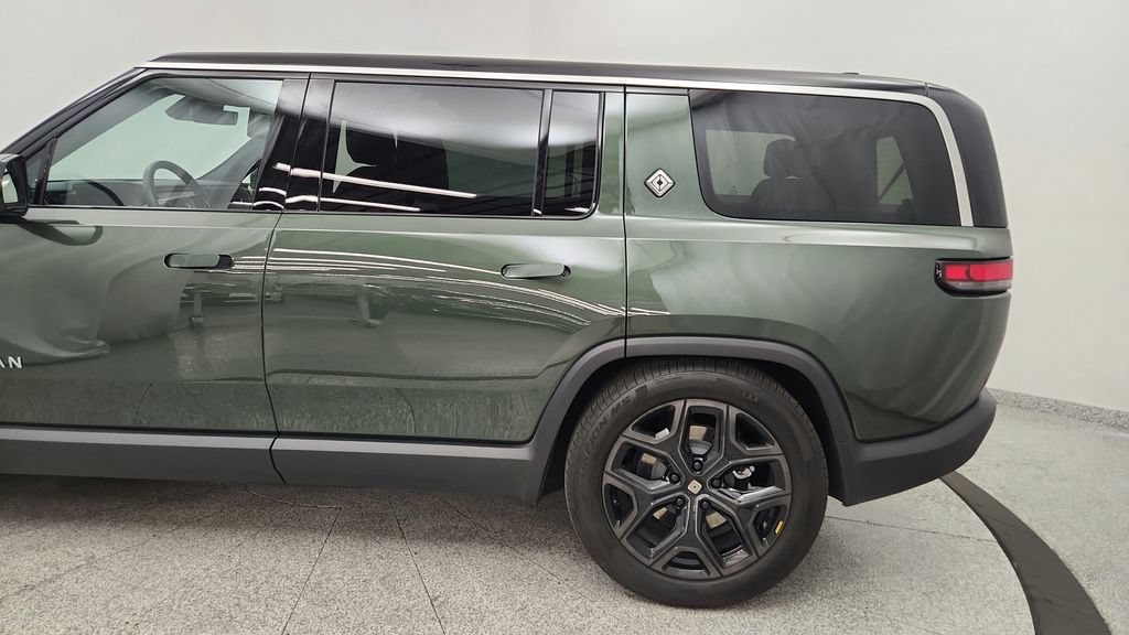 Used 2025 Rivian R1S Adventure Dual AWD/4WD image 27