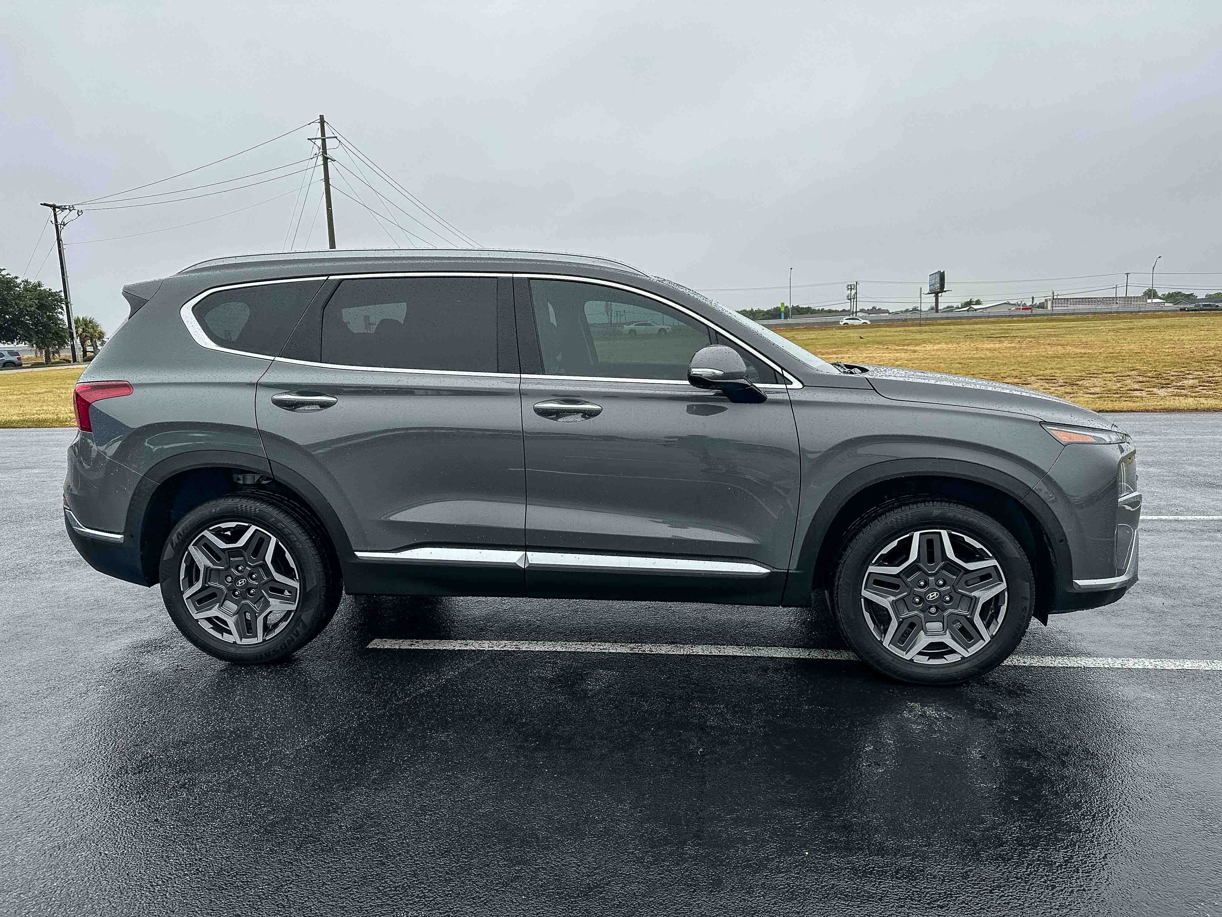 Used 2022 Hyundai Santa Fe Limited w/ Cargo Package AWD/4WD image 5