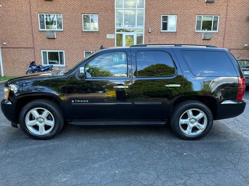 Used 2007 Chevrolet Tahoe LTZ w/ LTZ Preferred Equipment Group AWD/4WD image 7