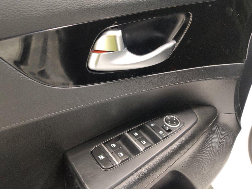 Used 2019 Kia Forte S image 27