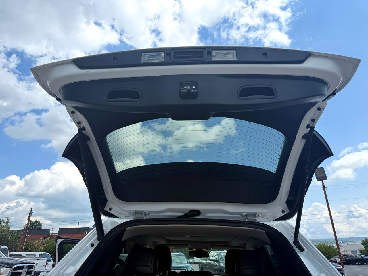 Used 2017 Jeep Cherokee High Altitude w/ Luxury Group image 55