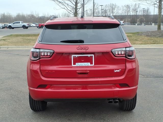 Certified 2022 Jeep Compass Limited image 5