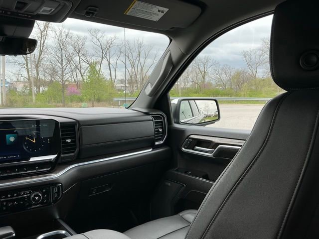 Used 2022 Chevrolet Silverado 1500 LTZ image 29
