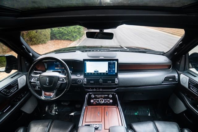 Used 2023 Lincoln Navigator Reserve w/ Equipment Group 201A image 23