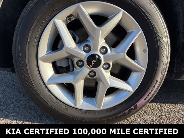 Certified 2025 Kia Soul LX image 9