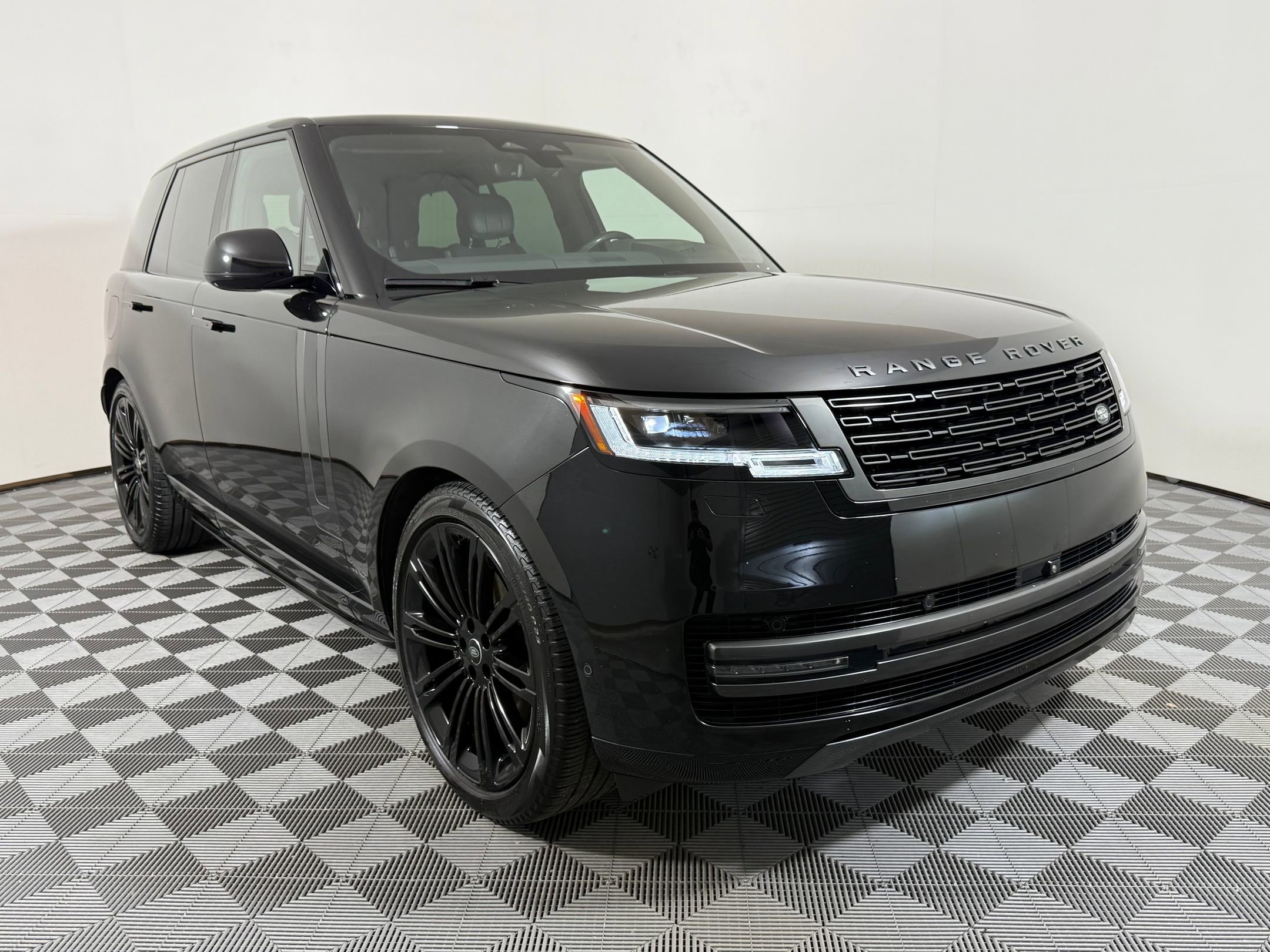 Used 2024 Land Rover Range Rover SE AWD/4WD image 8
