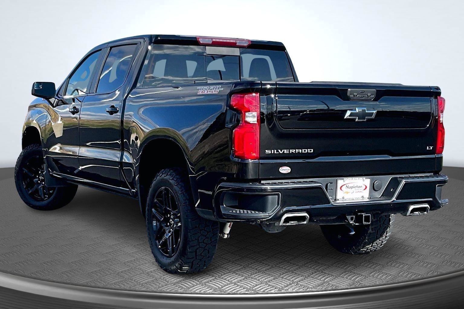 Used 2024 Chevrolet Silverado 1500 LT Trail Boss w/ Convenience Package II AWD/4WD image 14