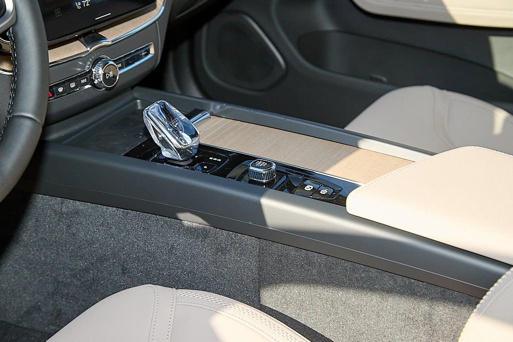 New 2026 Volvo XC60 B5 Plus w/ Protection Package Premier image 14