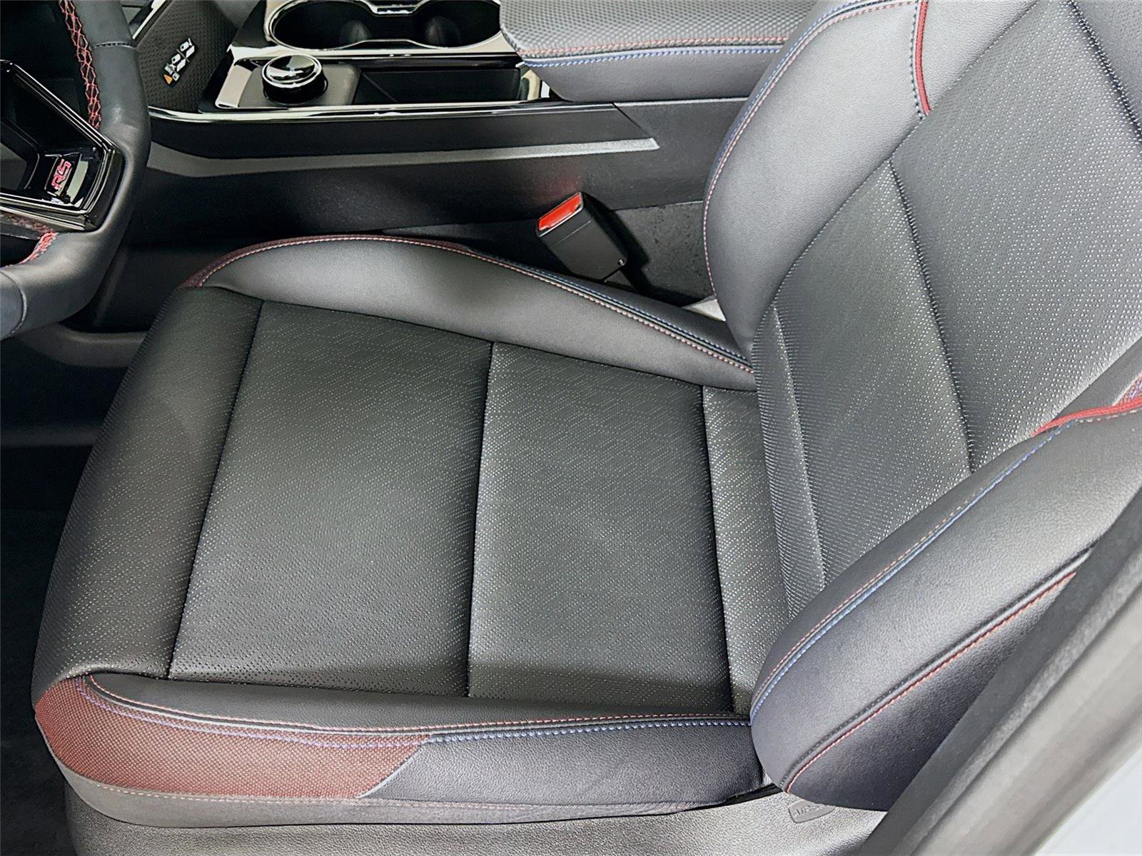 Used 2025 Chevrolet Equinox RS w/ Safety and Technology Package image 13