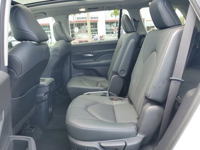 Used 2024 Toyota Grand Highlander Limited image 8