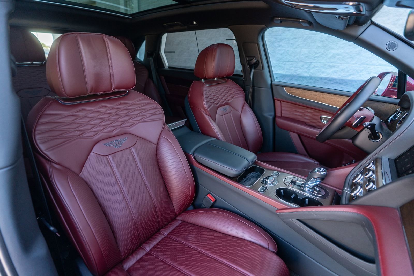 Certified 2024 Bentley Bentayga Extended Wheelbase image 43