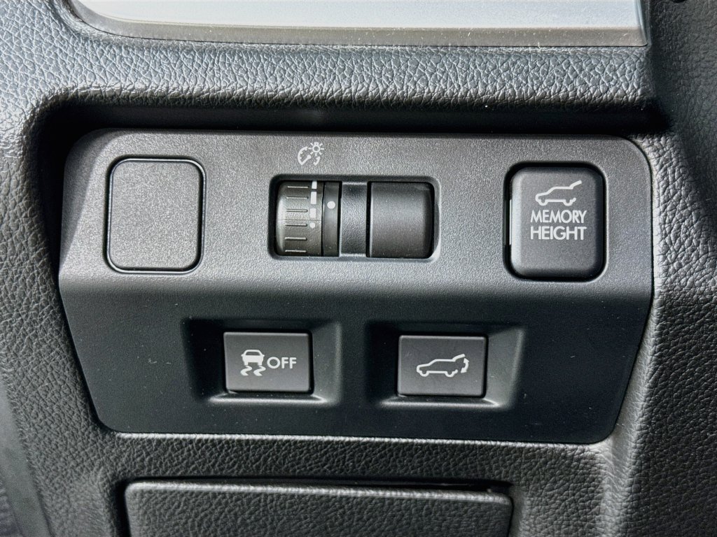 Used 2014 Subaru Forester 2.5i Touring AWD/4WD image 19