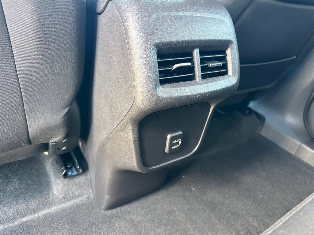 Used 2024 GMC Terrain SLE image 10