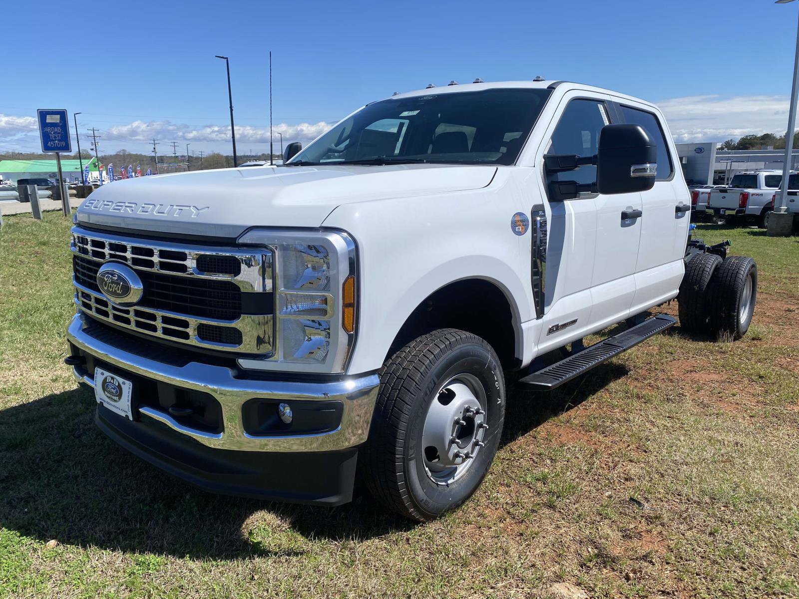 New 2026 Ford F350 XL w/ XL Chrome Package image 3