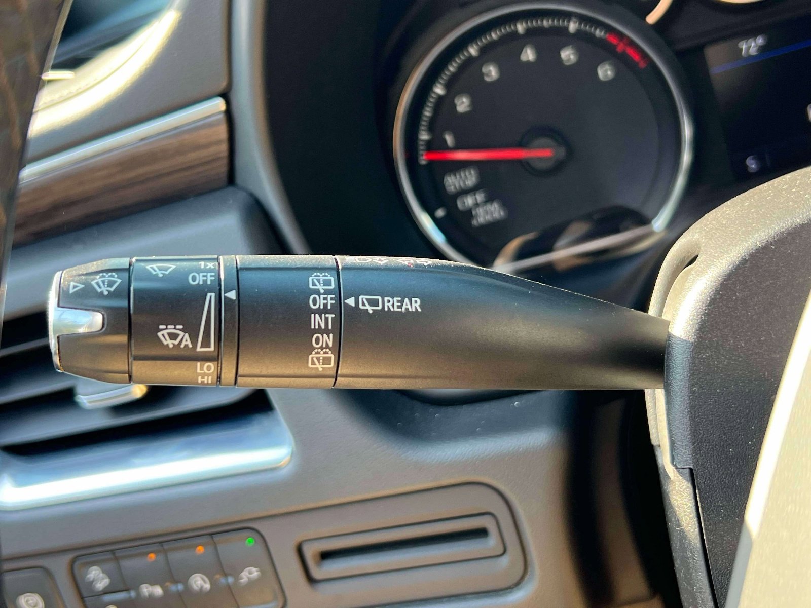 Used 2021 Chevrolet Tahoe Z71 image 21