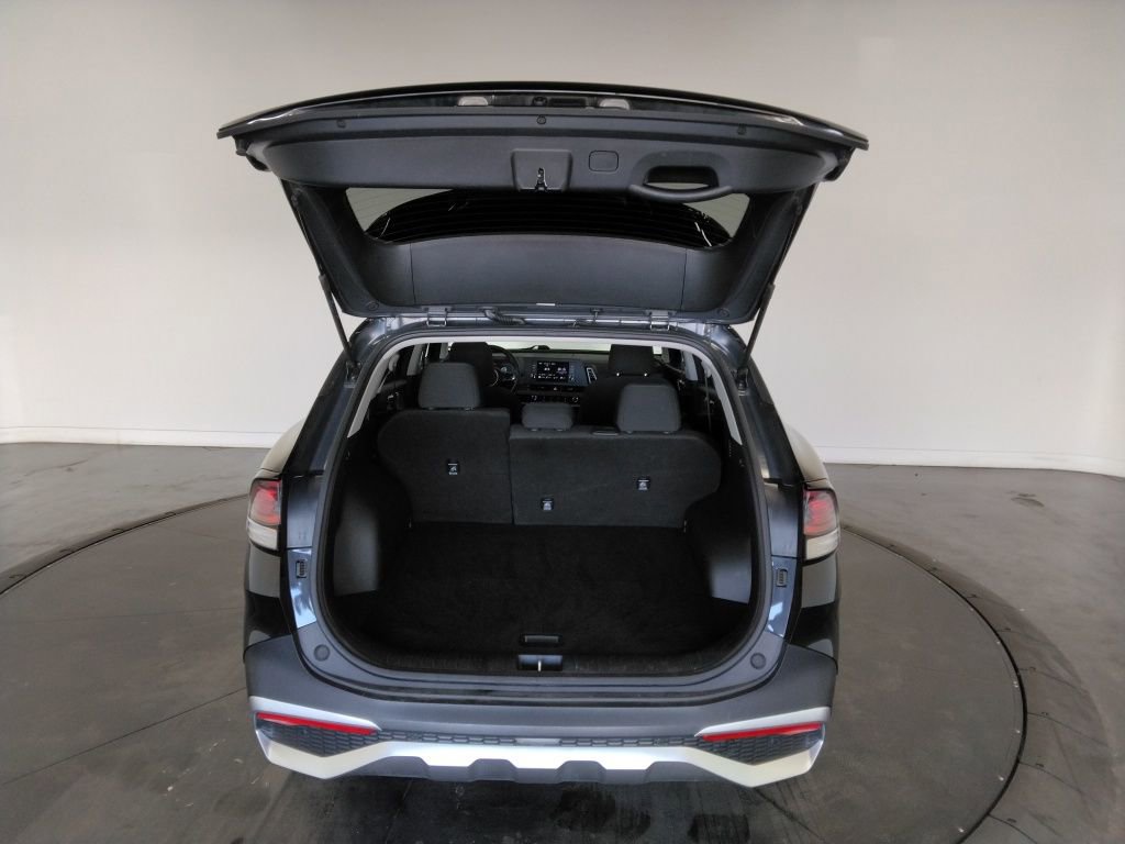Used 2024 Kia Sportage LX image 9