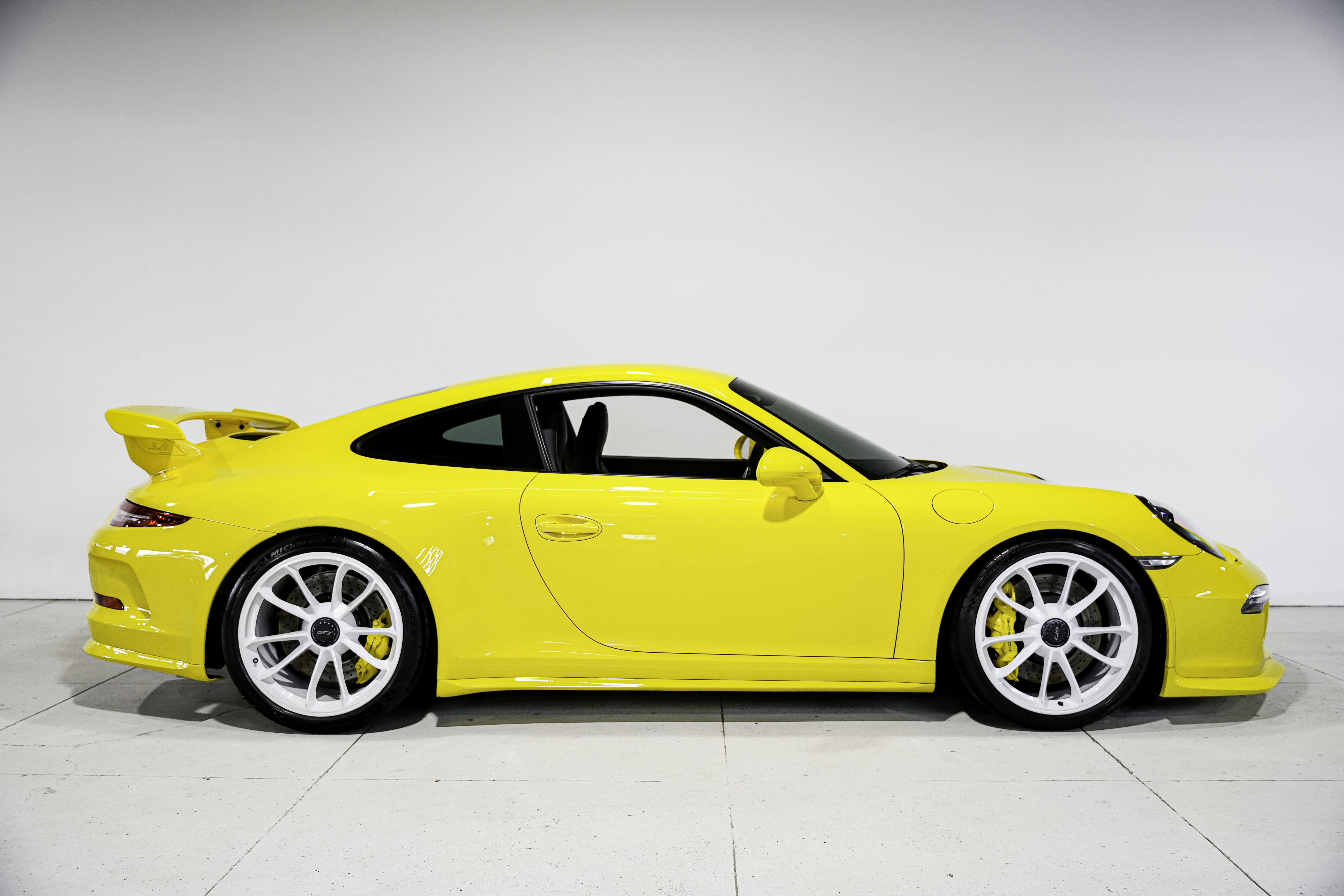 Used 2015 Porsche 911 GT3 image 2