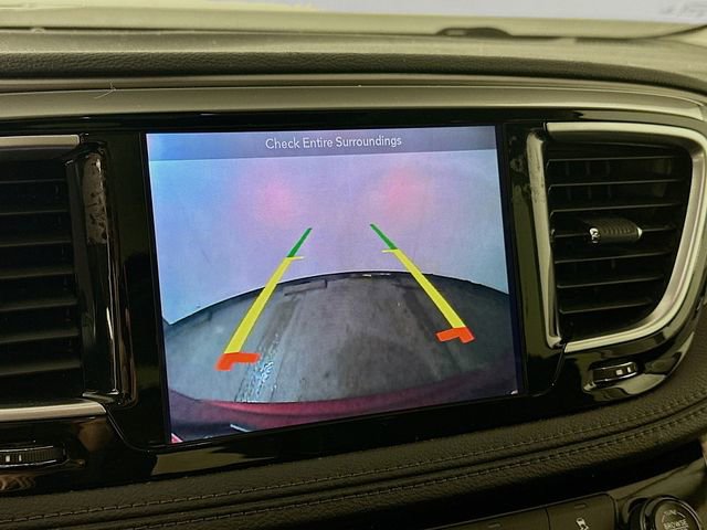 Used 2018 Chrysler Pacifica Limited w/ Tire & Wheel Group image 15