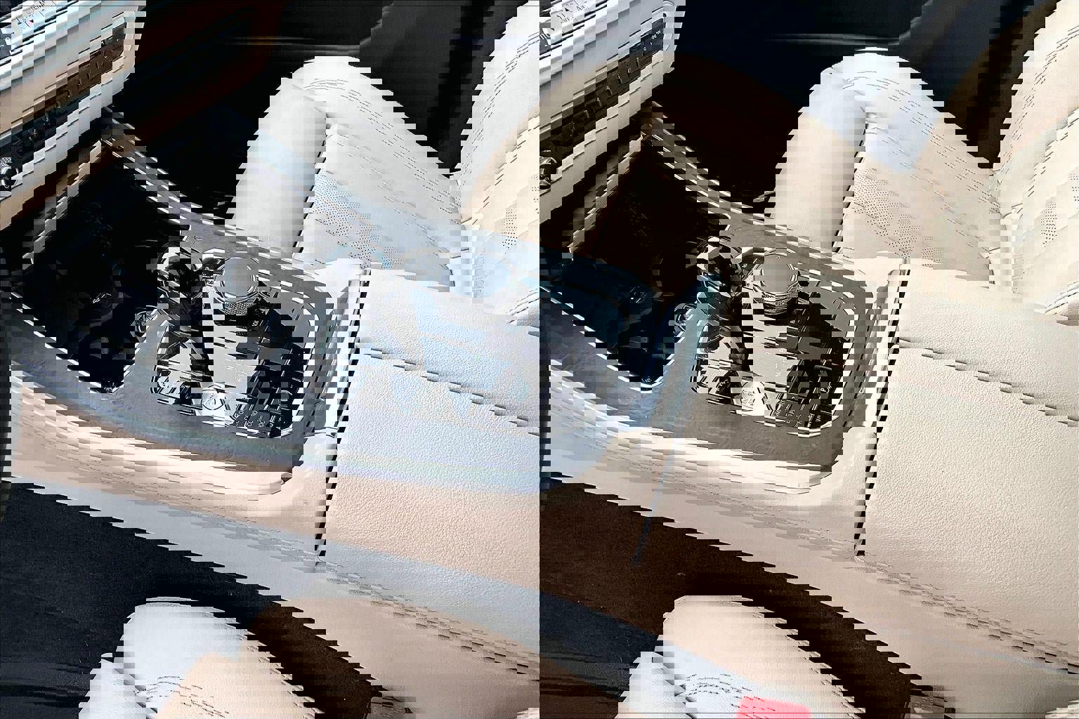 Used 2022 BMW X5 xDrive40i w/ Premium Package image 16