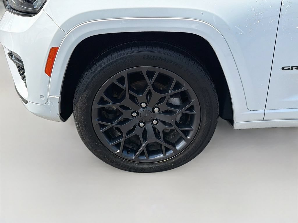Used 2025 Jeep Grand Cherokee Summit w/ Obsidian Package AWD/4WD image 41