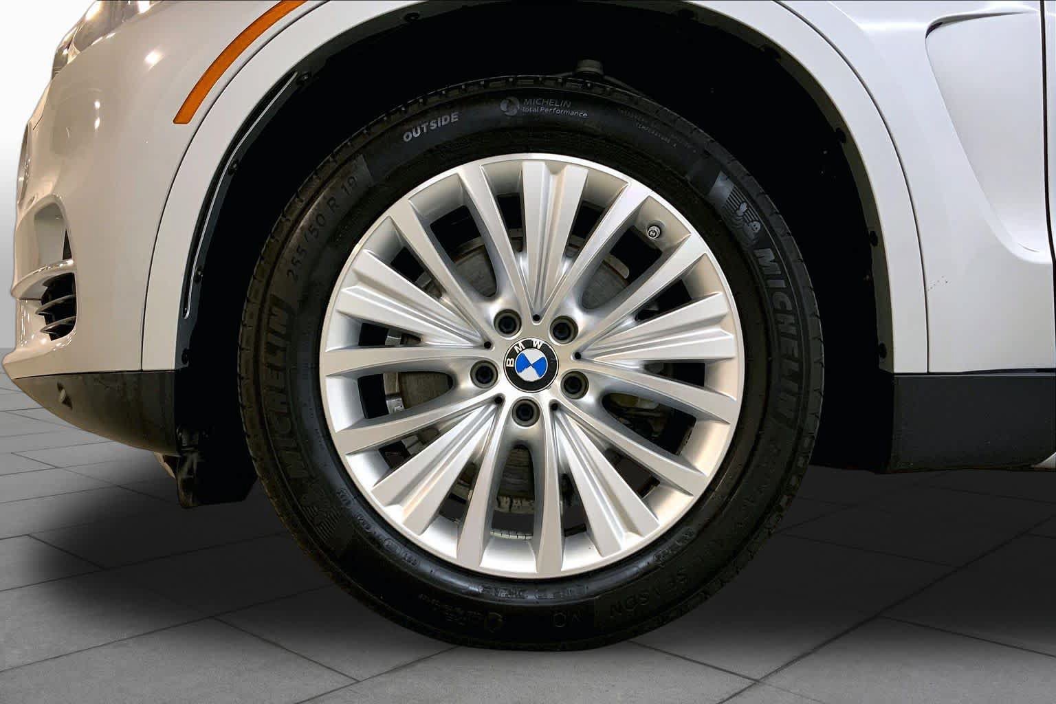 Used 2016 BMW X5 xDrive40e AWD/4WD image 10