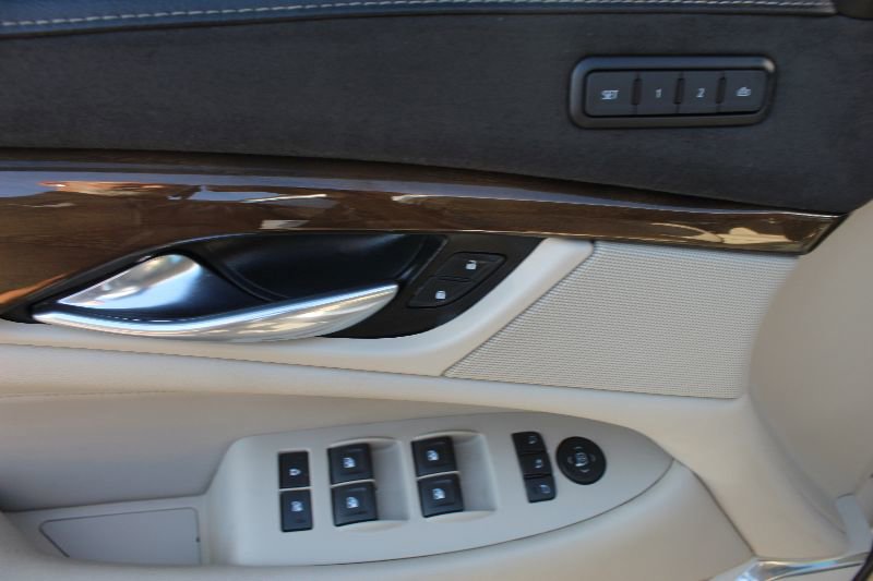 Used 2019 Cadillac Escalade ESV Luxury image 10