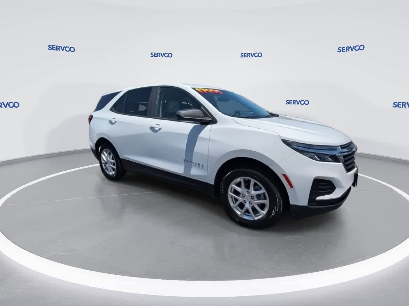 Used 2022 Chevrolet Equinox LS AWD/4WD image 2