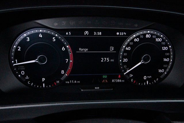 Used 2018 Volkswagen Tiguan SEL Premium image 19