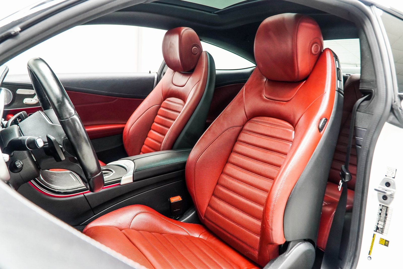 Used 2023 Mercedes-Benz C 300 4MATIC Coupe image 40