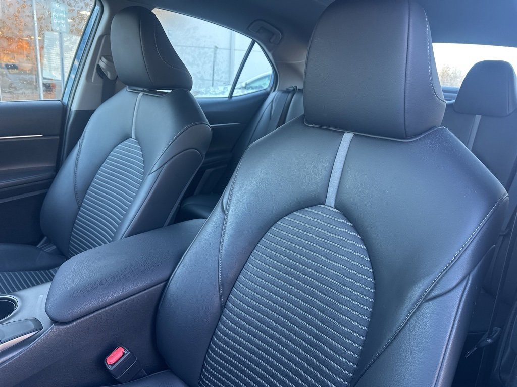 Used 2023 Toyota Camry SE image 11