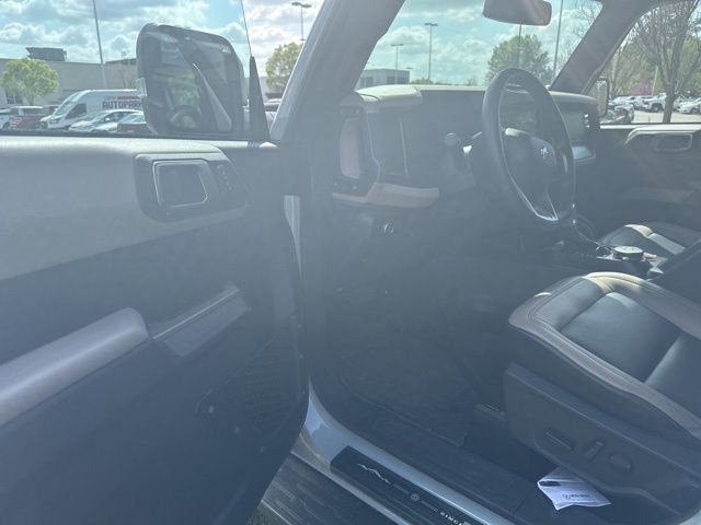 Used 2023 Ford Bronco Wildtrak image 9
