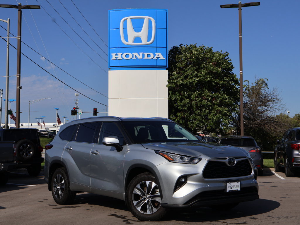 Used 2020 Toyota Highlander XLE