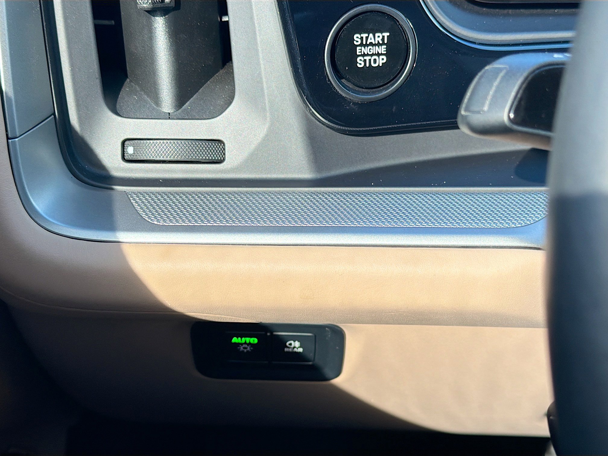 Used 2024 Porsche Cayenne S image 34