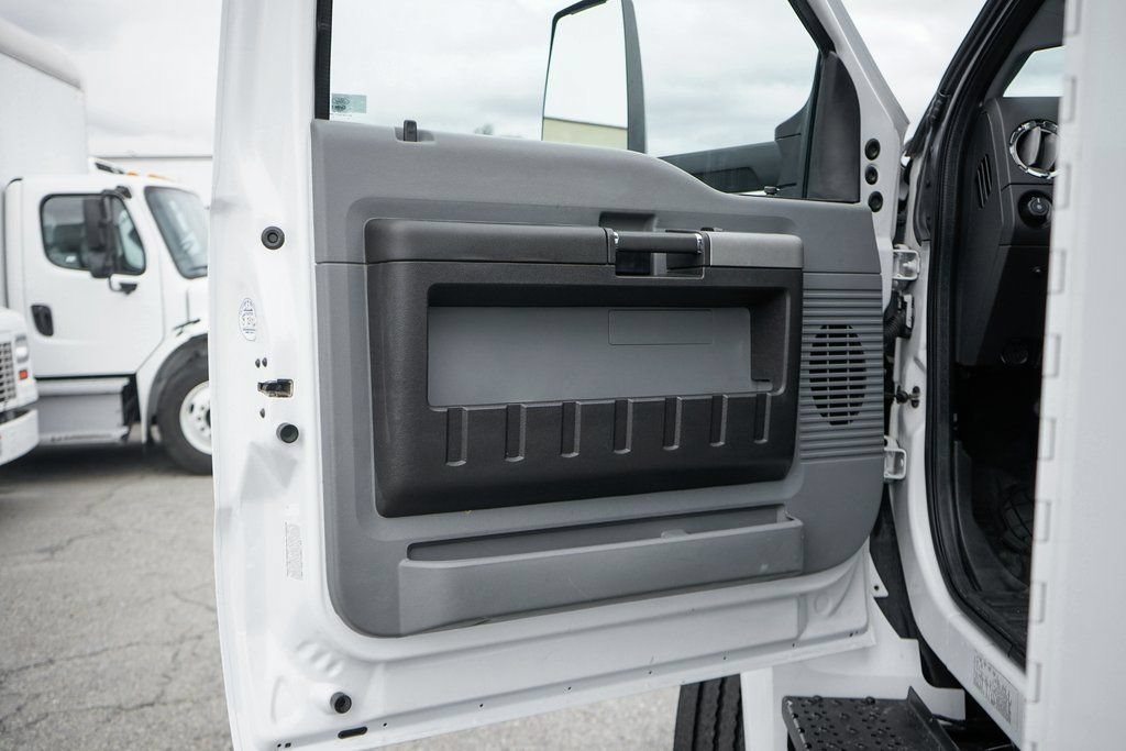 Used 2019 Ford F750 2WD Regular Cab Super Duty image 31
