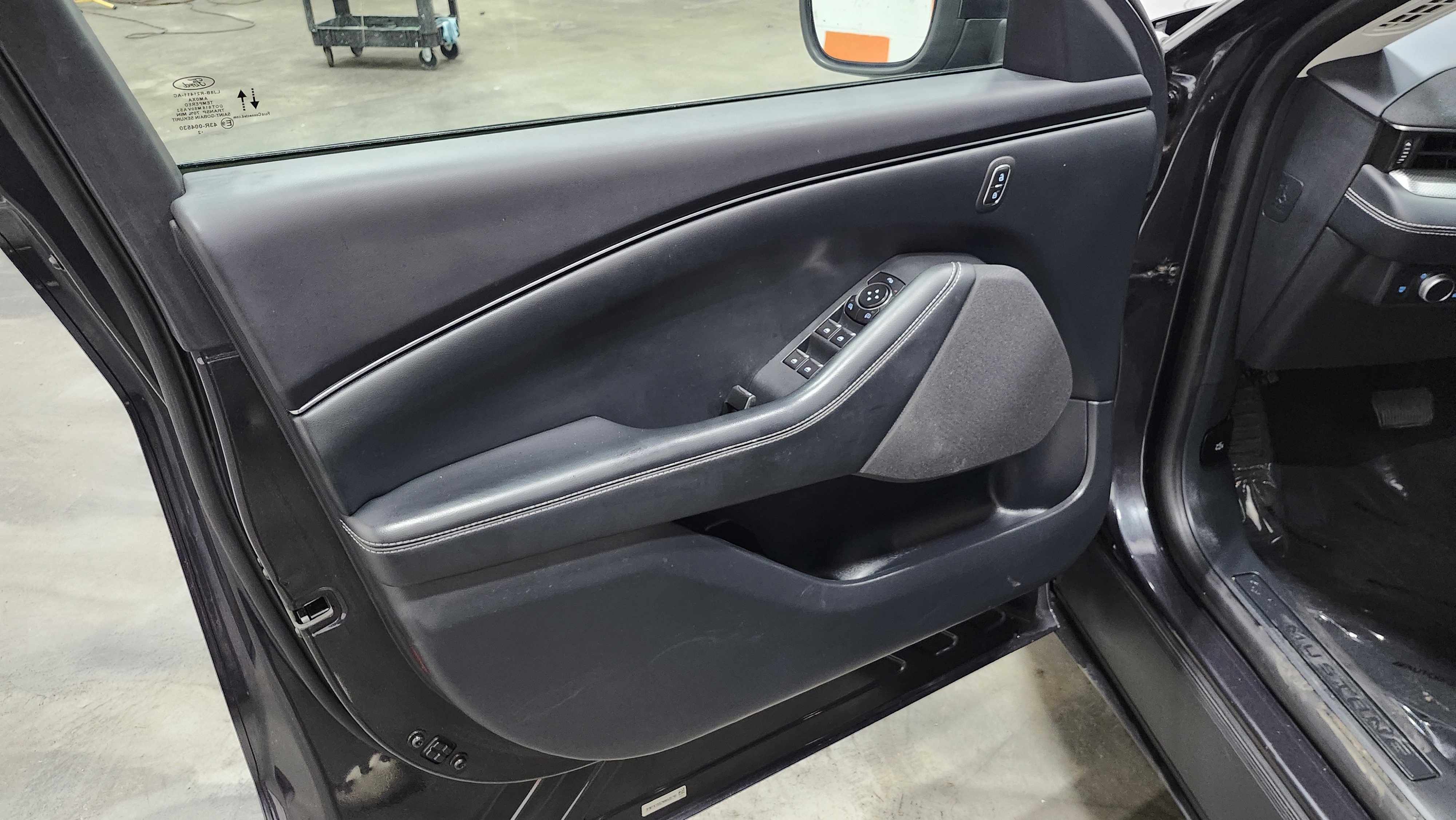 Used 2022 Ford Mustang Mach-E Select image 24