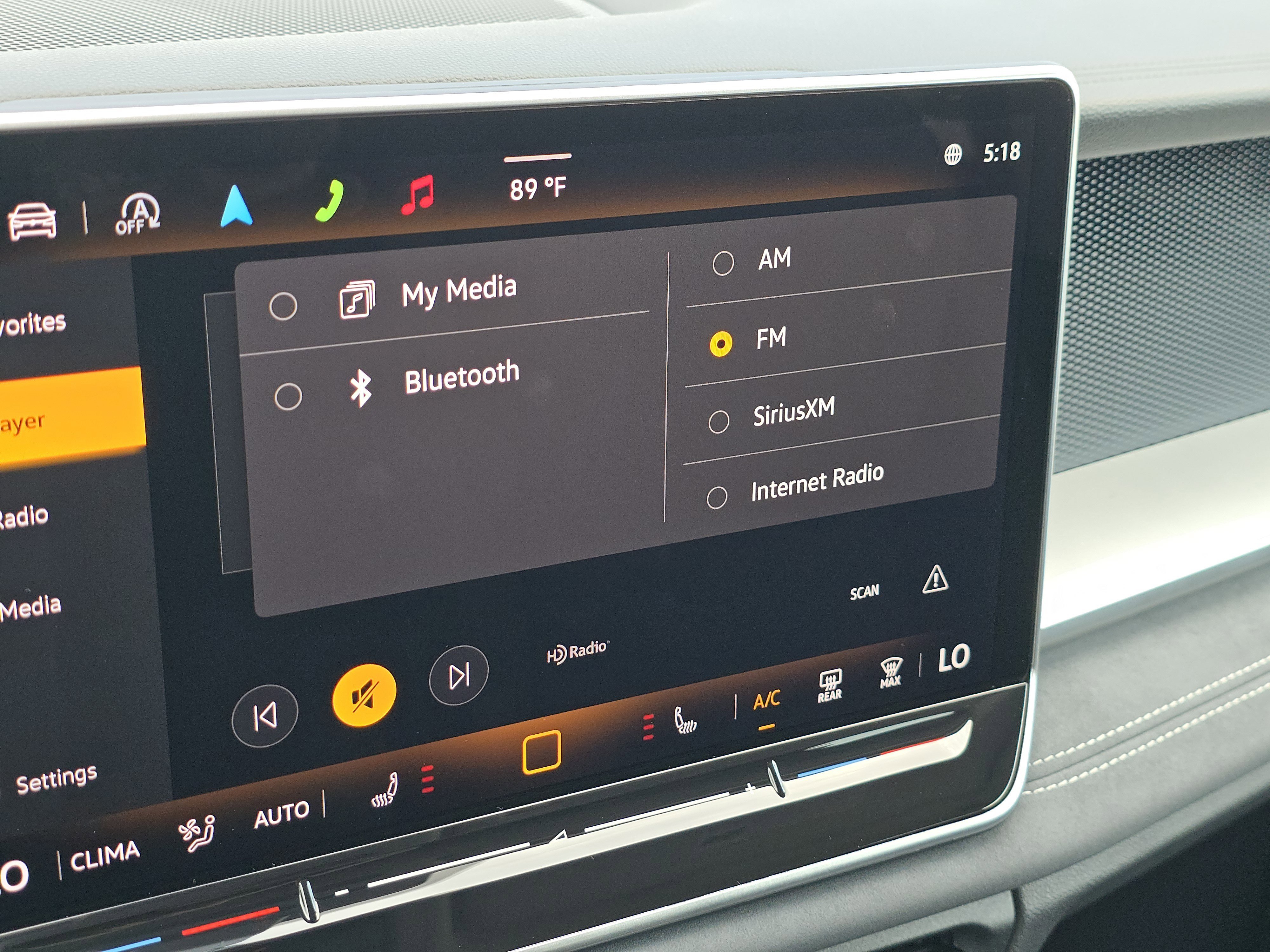 New 2025 Volkswagen Tiguan SE image 25