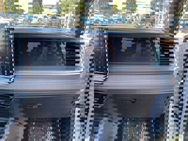 New 2025 Volkswagen Tiguan SE R-Line image 46