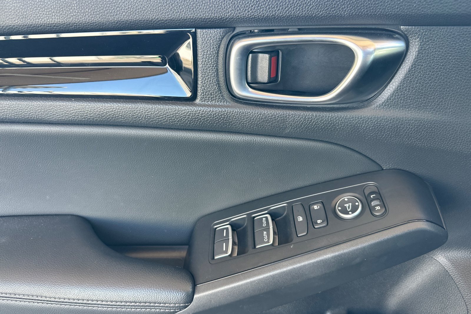 Used 2022 Honda Civic EX-L image 10