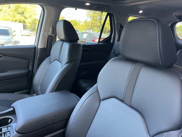 Certified 2025 Honda Pilot Touring image 10