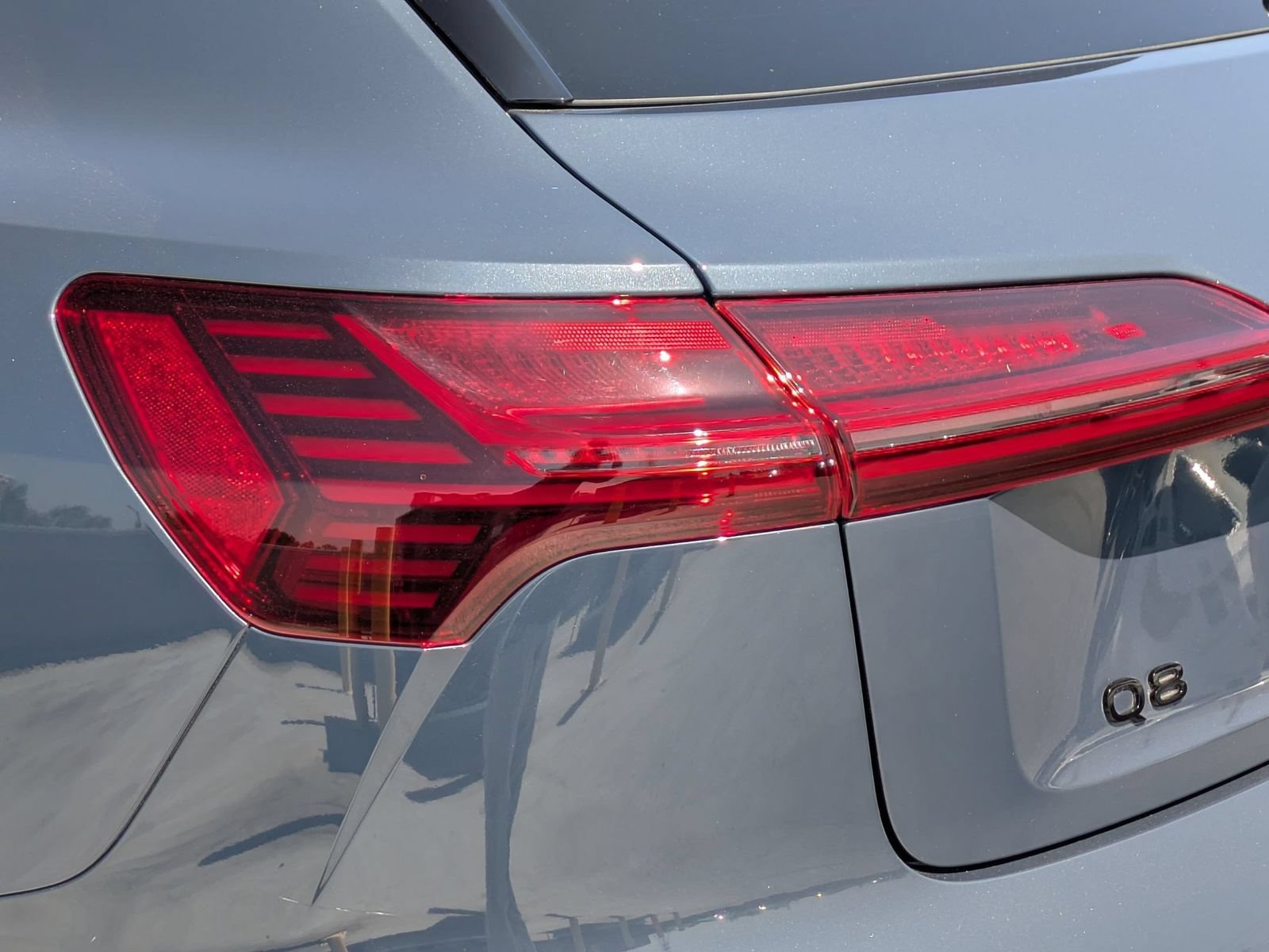 Used 2024 Audi Q8 e-tron Premium Plus w/ Premium Plus Package AWD/4WD image 19