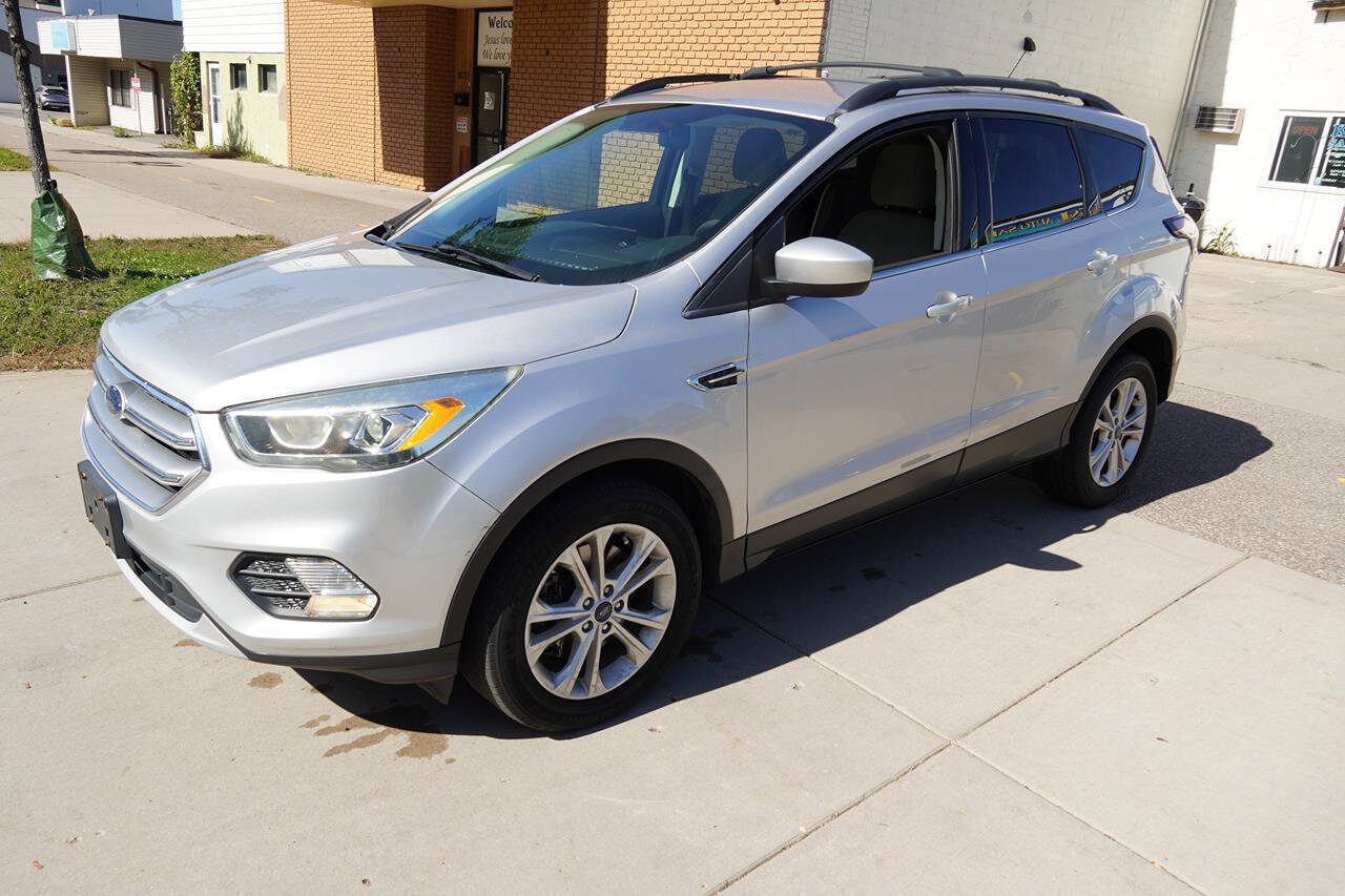 Used 2017 Ford Escape SE w/ Equipment Group 201A AWD/4WD image 8