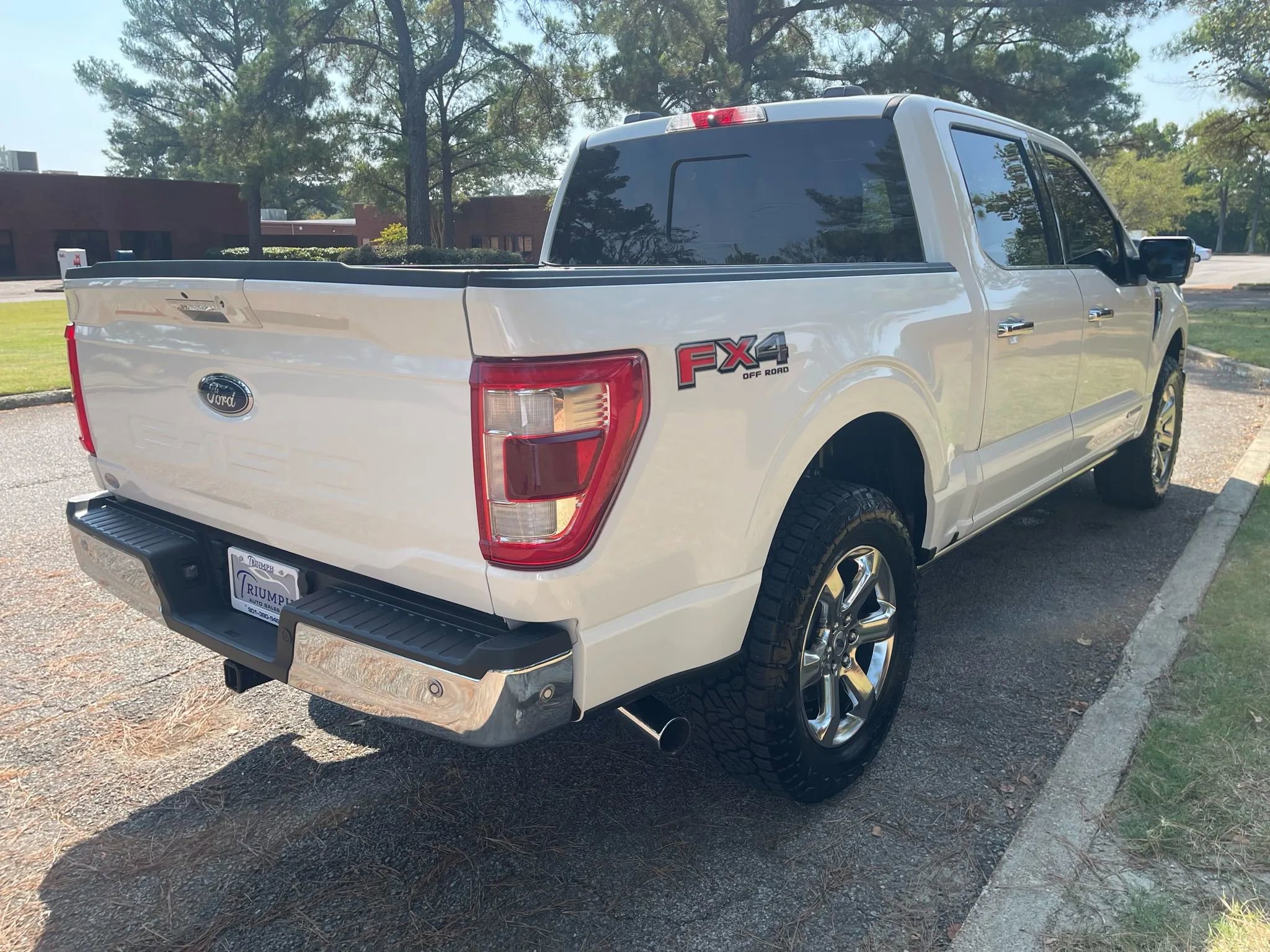 Used 2021 Ford F150 Lariat w/ Equipment Group 502A High image 5