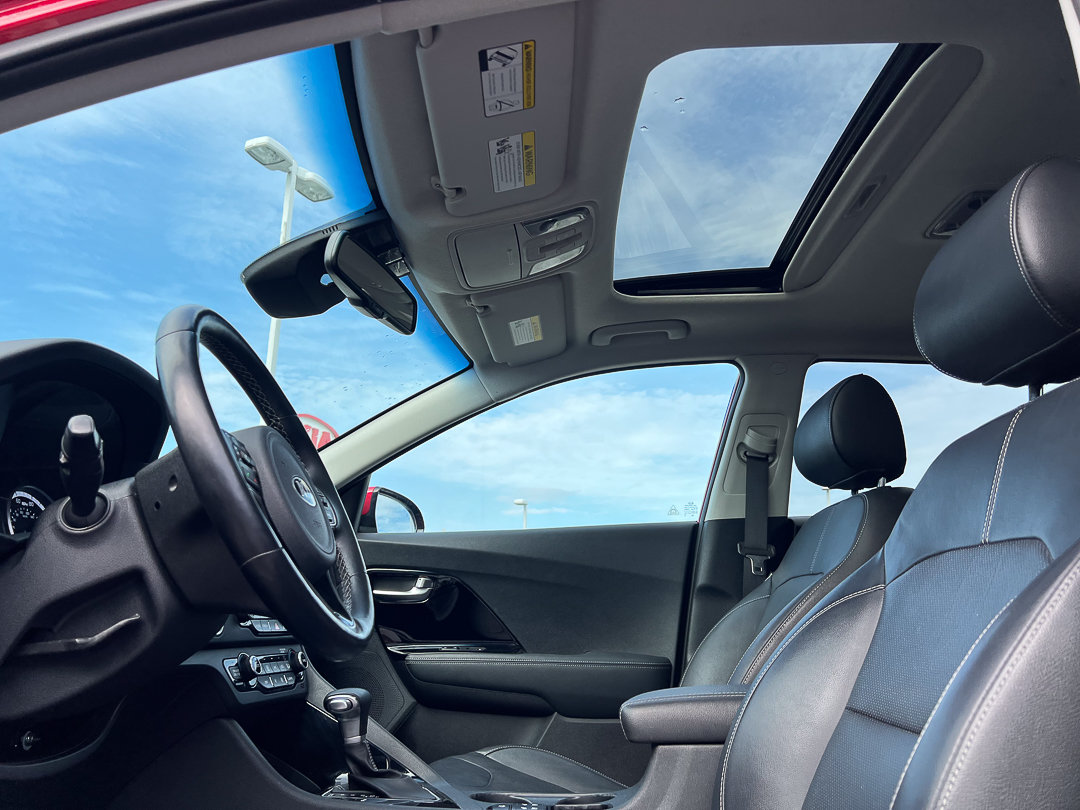 Used 2019 Kia Niro EX w/ Option Group 040 FWD image 14