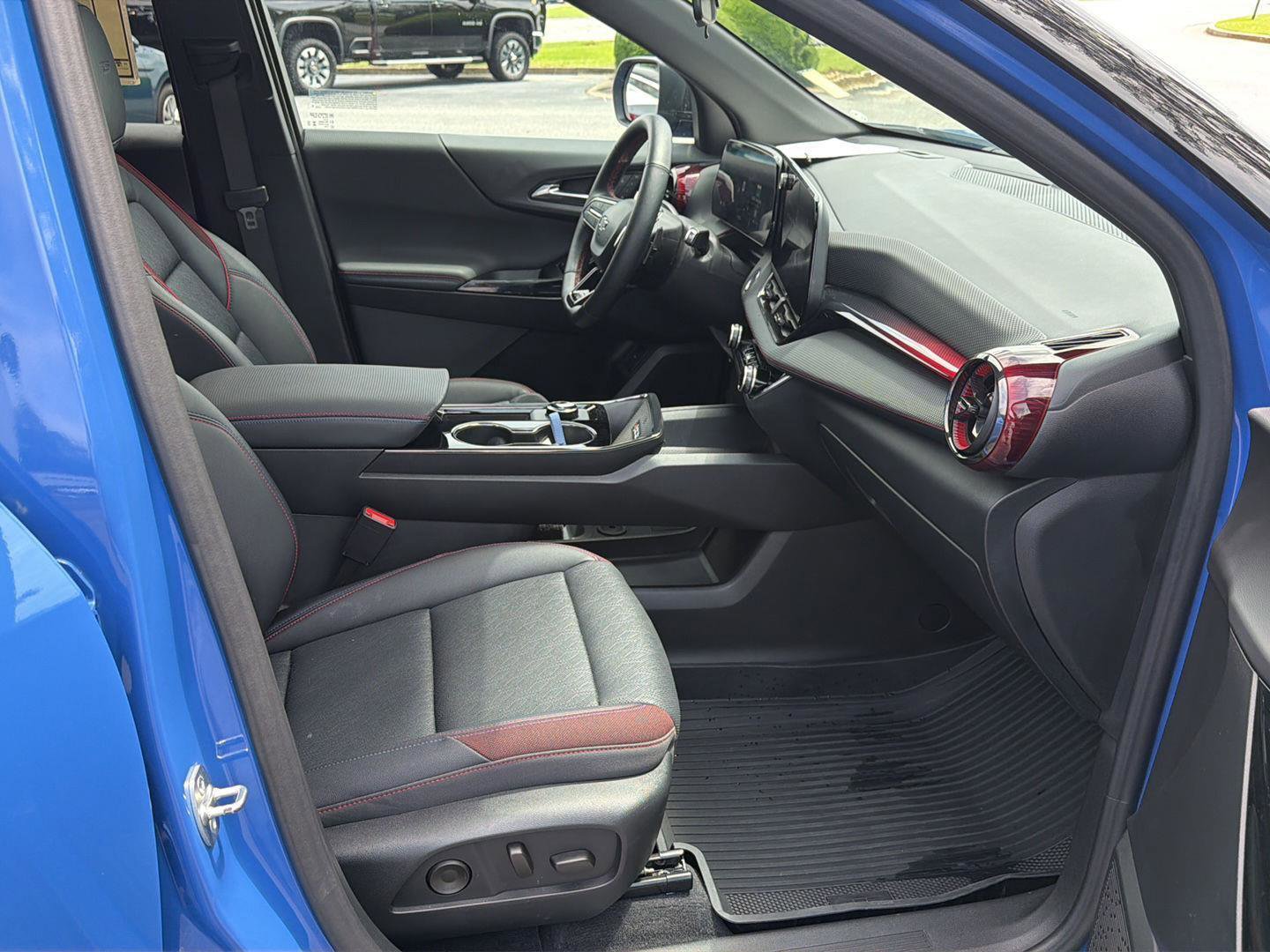 Used 2025 Chevrolet Equinox RS w/ Convenience Package III FWD image 14