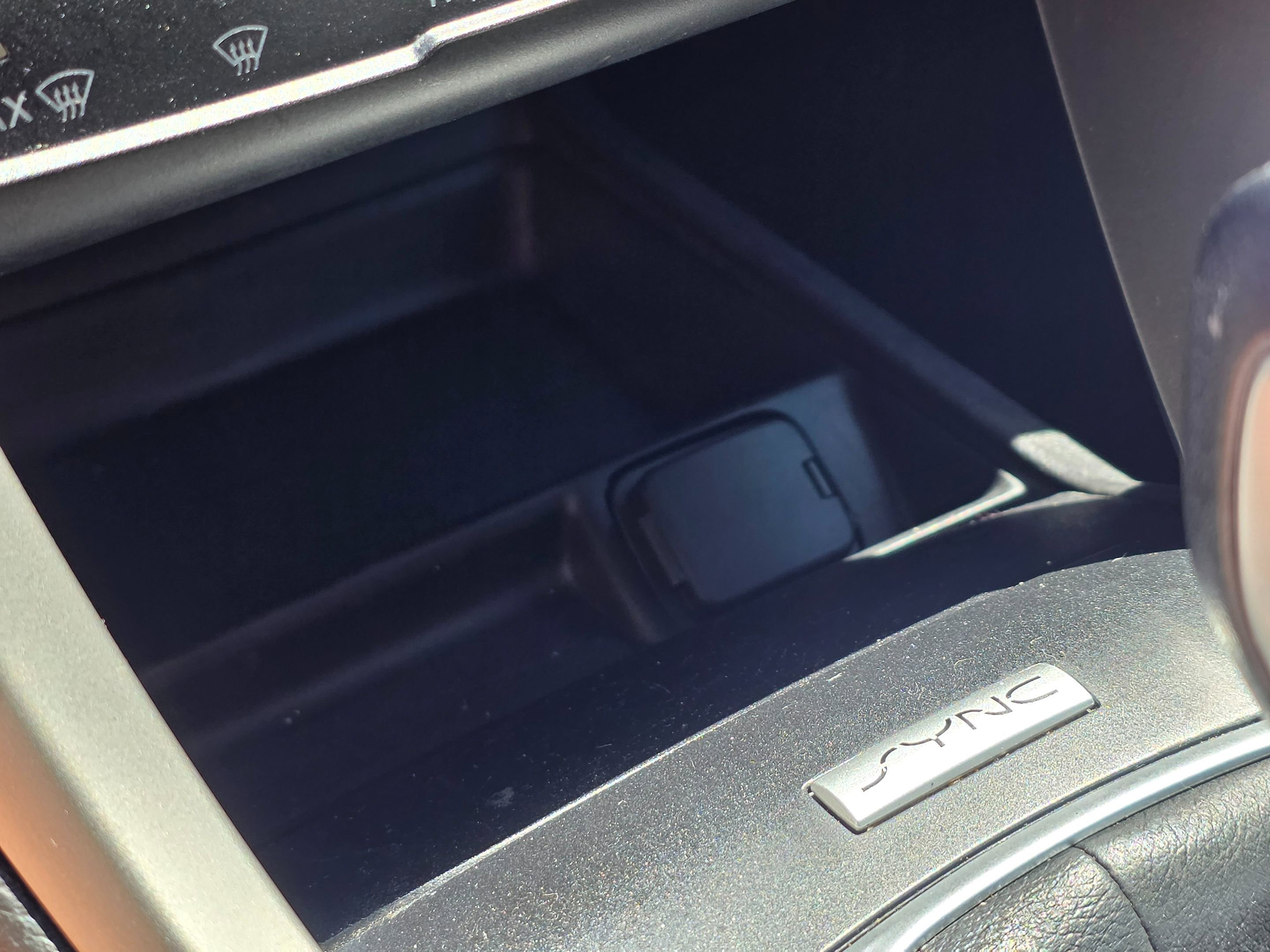 Used 2015 Ford Fusion SE w/ Equipment Group 202A FWD image 30