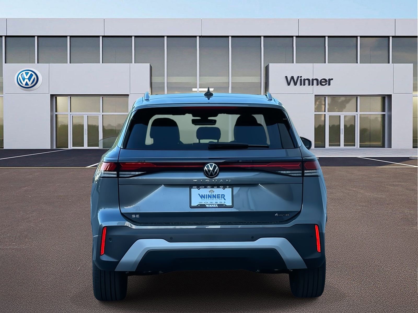 New 2025 Volkswagen Tiguan SE image 4